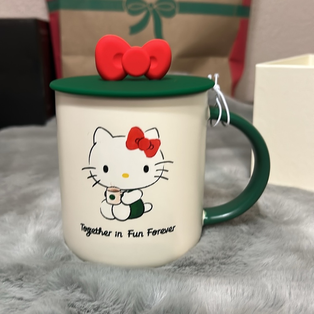 Starbucks Cream Gift Box with Hello Kitty Design